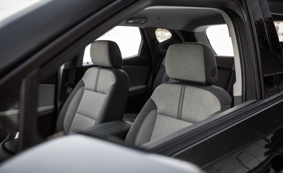 Интерьер Chevrolet Blazer 2018 года  (фото 16 из 20)